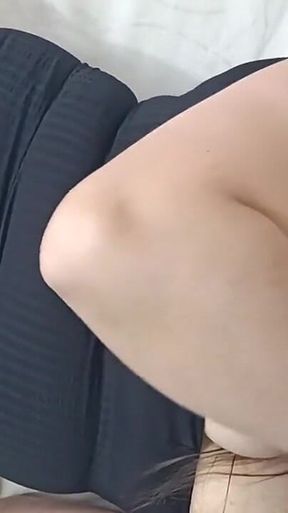 Vecina Colombiana De Gran Chocho Come La Verga De Su Vecino Cuando Su Marido Se Va a Trabajar