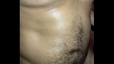 Homens no banheiro p&uacute_blico curtindo