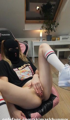 OnlyFans teen Climaxes on Gaming chair