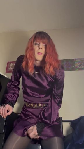 Jess Silk Rides Dildo