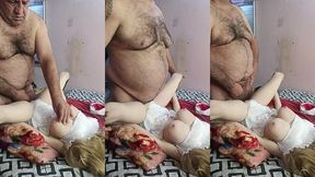 loirinha da faxina adora ficar ate tarde para fazer uns extras com o patrao velho