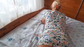 Amateur Blonde Mature Wife Enjoys Foot Worship