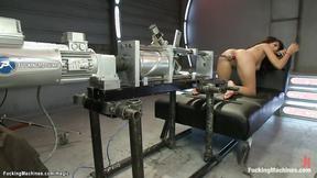 Solo big titted babe cum on fucking machine