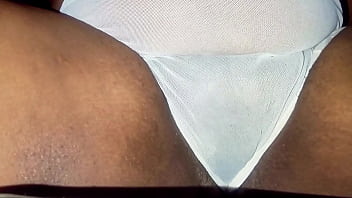 Crente safada da buceta grande gozando gostoso na calcinha branca transparente