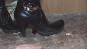 fetish cu tocuri negre
