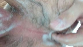 I like to play with shampoo ?