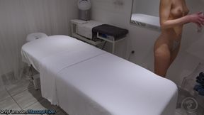 Sexy Female Massage Client Flashing Her Pussy to the Therapist
