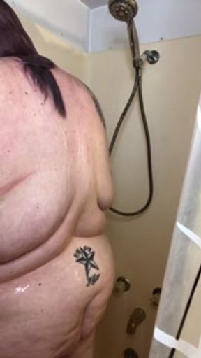 hairy ssbbw takes a shower