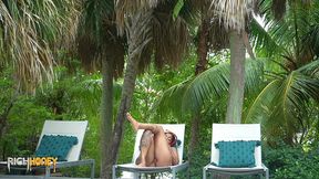 poolside quickie: honeydippedc