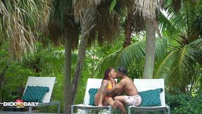 poolside quickie: honeydippedc