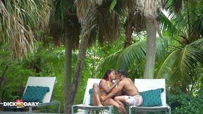 poolside quickie: honeydippedc