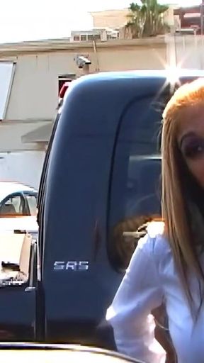 Alicia Rhodes Incorporates Fisting and Strapons Into Her Shows