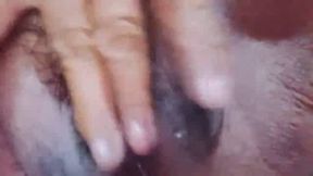 Pinay granny close up pussy and masturbate