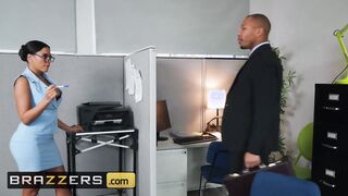 Brazzers - Phat butt latina Luna Star love taking huge african penis