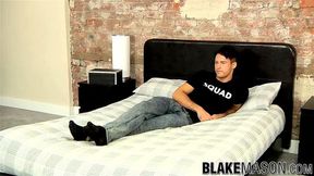 Naughty twinks Felix Chase strokes it like its hot