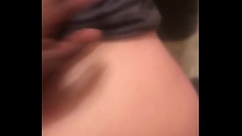 Hitting some white thot in the bathroom