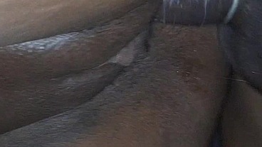 Corno mandou a esposa levar o negão pra cabine e fudeu a pura com força