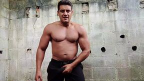 yuri gaucho - brazilian muscle man jerking off - soloboy handsome big cumshot