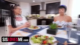 Sis Loves Me - My Stepsis Loves Me So Much She Wants To Be My Girlfriend
