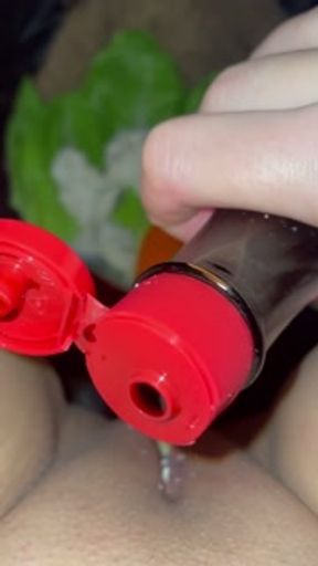 CHICKEN 🐔&amp;VEGETABLES🥗 IN MY VIRGIN TEEN 18YEAR OLD PUSSY-AMATEUR MASTURBATE -ARABIAN SNOWWHITE-USA