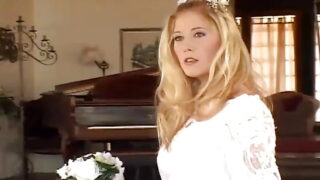 Muž análně šuká brunetku s velkým zadkem Daphne Rosen, Isabel Ice, Michelle B. a Rhiannon Ryder v piercingu ve trojce