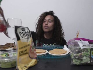 Genesis Cutie MukBang two