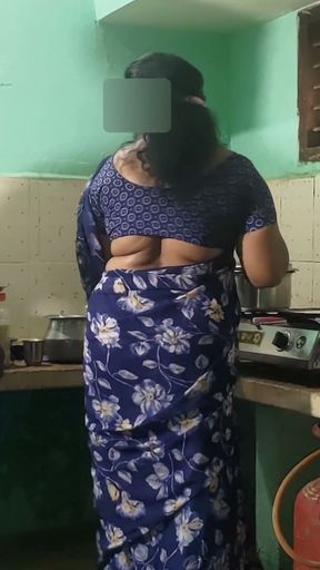 Bhavana aunty was working in the kitchen and invited me for sex and I had sex with him   Clip 1