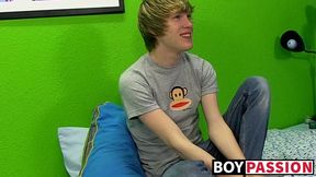 Young man uses toys for kinky masturbation after interview