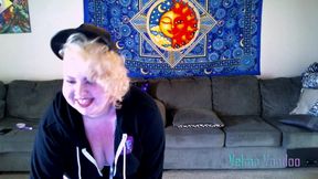 Curvy BBW shows off her cute chubby belly in a seductive striptease