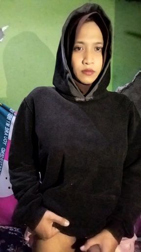 Shemale hijab masturbating in the room