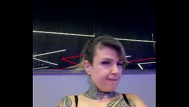 No ano novo fui treinar na academia com vibrador na buceta ! Amei gozar gostoso escorreu pelas pernas fiquei toda molhada