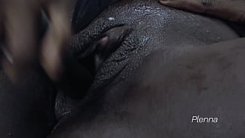 Fernanda chocolatte se deliciando antes de ir para o trabalho