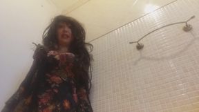 Monia goes to the theater