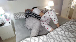 Amatör BBW styvmamma får sin stora röv fylld med en otäck anal creampie