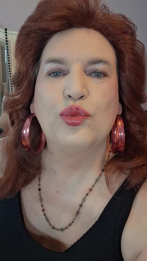 I Would Love Some Kisses From My Fans!