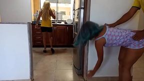 No me importa que me descubra tio yo lo que quiero es que me coga estoy muy mojada y cachonda