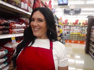 Smiths Employee Quits Job After Rencounter Rich "Sugar Dad" In Las Vegas