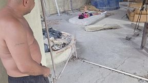 comendo sapatao no colchao no terraco