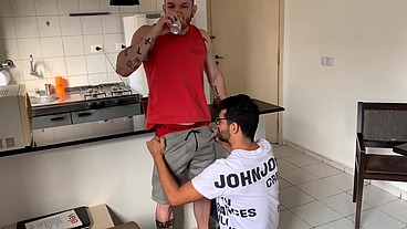 minha mulher não me dava o cu, então meu amigo me deu