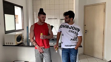 minha mulher não me dava o cu, então meu amigo me deu