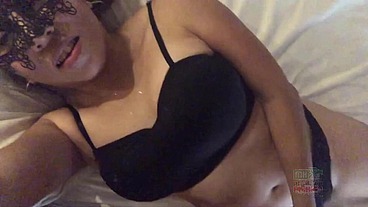 Pam Hotwife haciendo de las suyas, haciendo a su marido cuckold