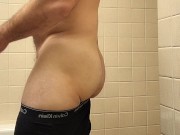 HAIRY MUSCLE BEAR FLEXING AND SHOWING ASS