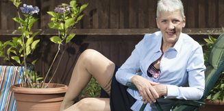 Kinky grandma fingers herself