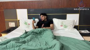 The Stepsister Caught the Stepbrother Secretly Watching Sex Videos, Then the Two Enjoyed Together