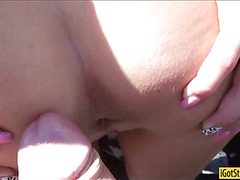 Hitchhiker Foxy Di got her anal fucked