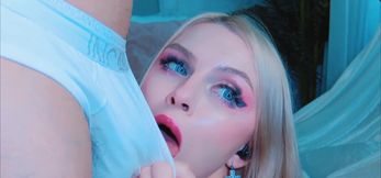 Blonde Who Loves Oral Control