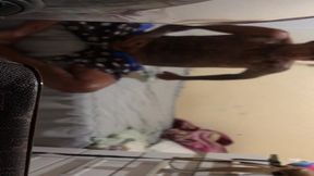 novinha esperou seu namorado ir trabalhar para dar para o seu amigo novinho escondido camera escondida