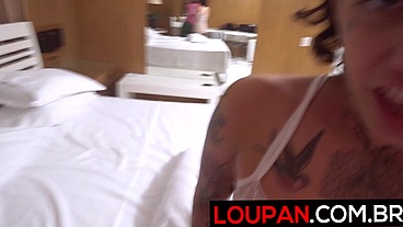 Fudendo gostoso a ninfeta em motal classe A - Forbidden - Loupan Produções