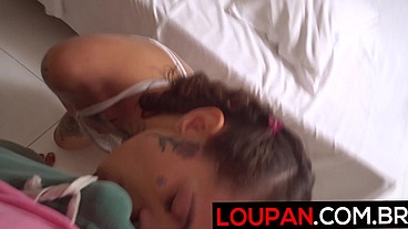 Fudendo gostoso a ninfeta em motal classe A - Forbidden - Loupan Produções