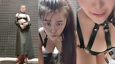 萌面乖兽认主仪式-- BDSM/字母圈/DS/臣服/圈养/sub/母狗/调教室/K9调教/遛狗/跪趴/蹲坐/肛塞/皮革束缚/狗奴/性奴/狗笼子/项圈/反差婊